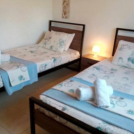 "2Steps From The Beach" Nea Iraklia Ngoại thất bức ảnh
